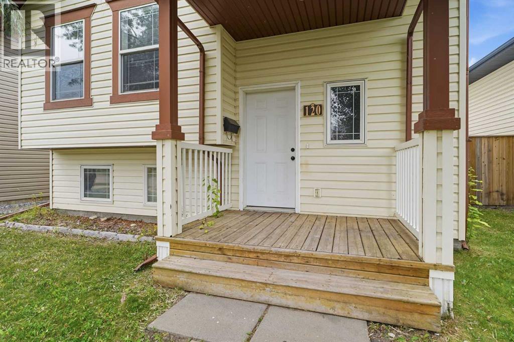 120 Kentwood Drive, Red Deer, Alberta  T4P 0A5 - Photo 4 - A2342509