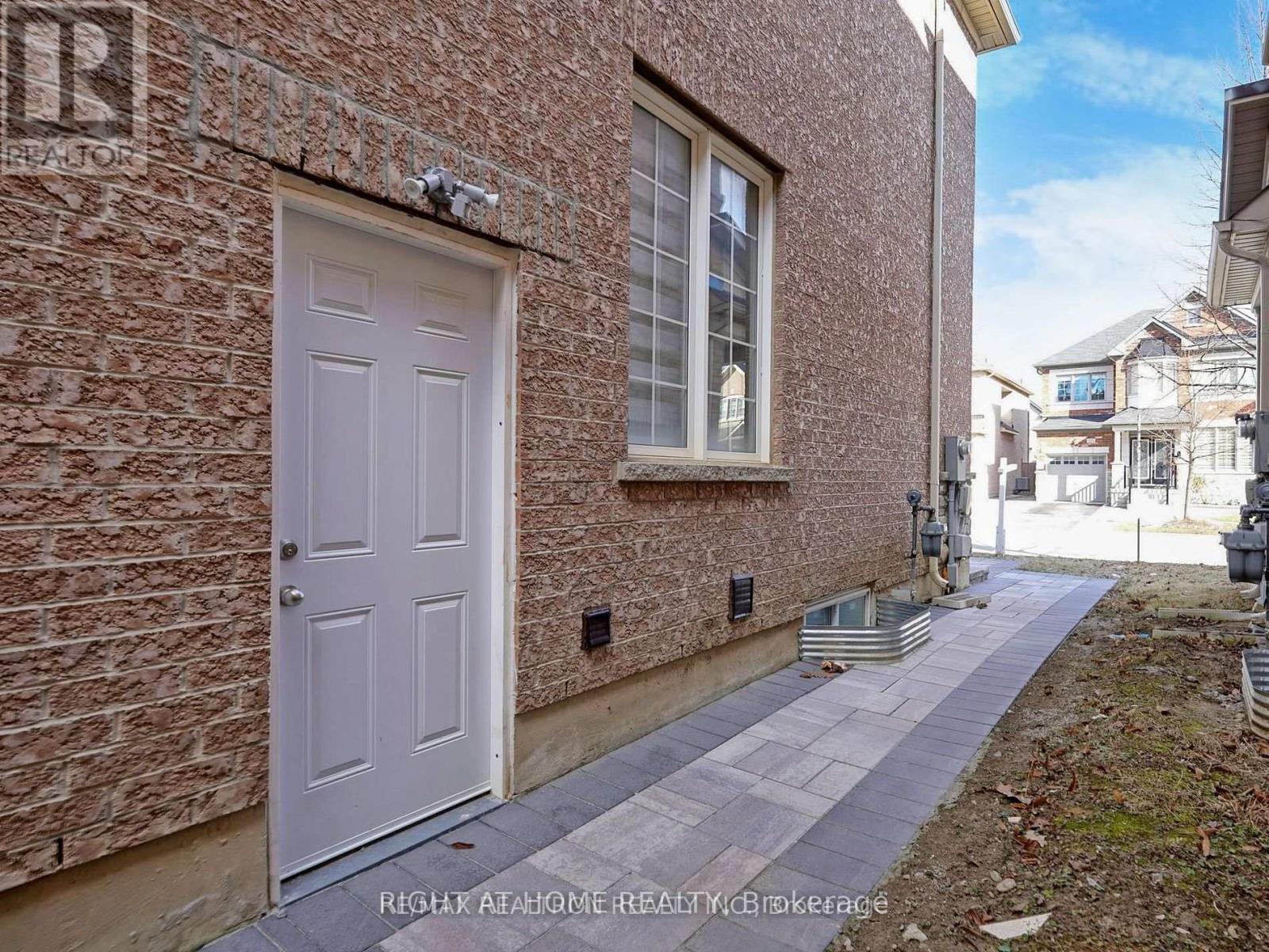 125 Maria Road, Markham, Ontario  L6E 0M1 - Photo 12 - N13749318