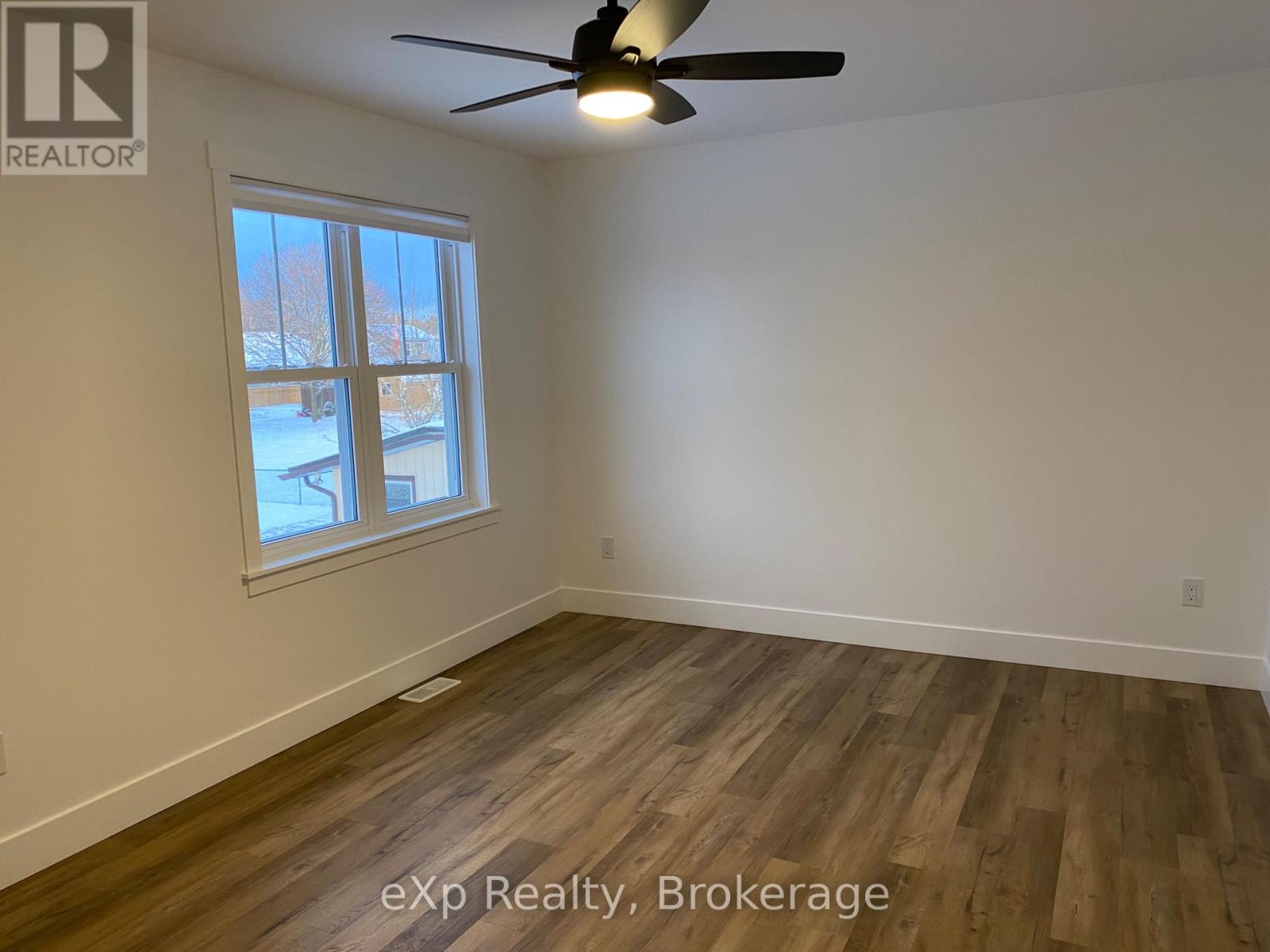 390 13th Street, Hanover, Ontario  N4N 1X9 - Photo 11 - X13749334