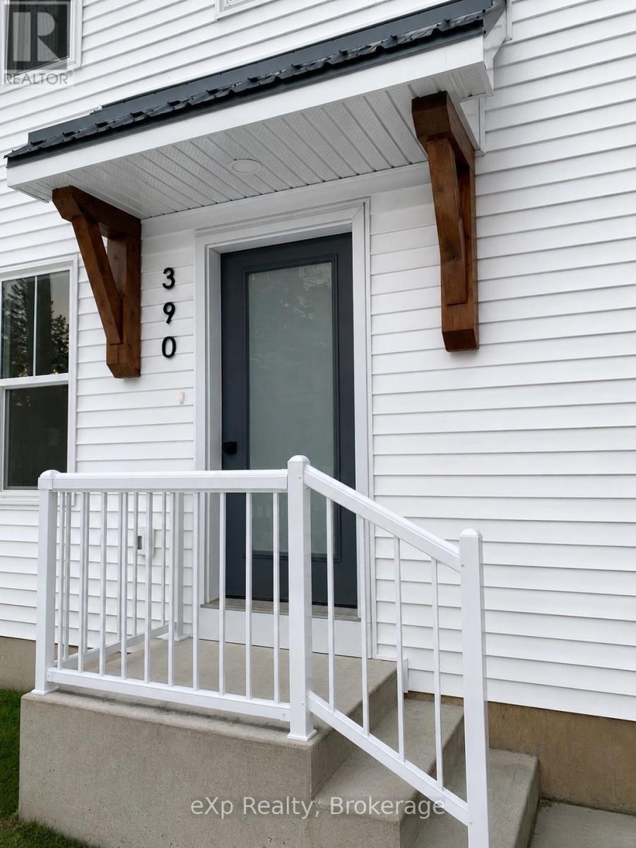 390 13th Street, Hanover, Ontario  N4N 1X9 - Photo 2 - X13749334