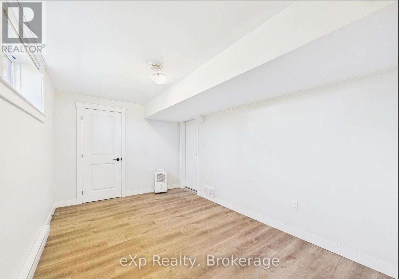 B Lower - 966 Charles Street, Kincardine, Ontario  N2Z 2C3 - Photo 8 - X13749336