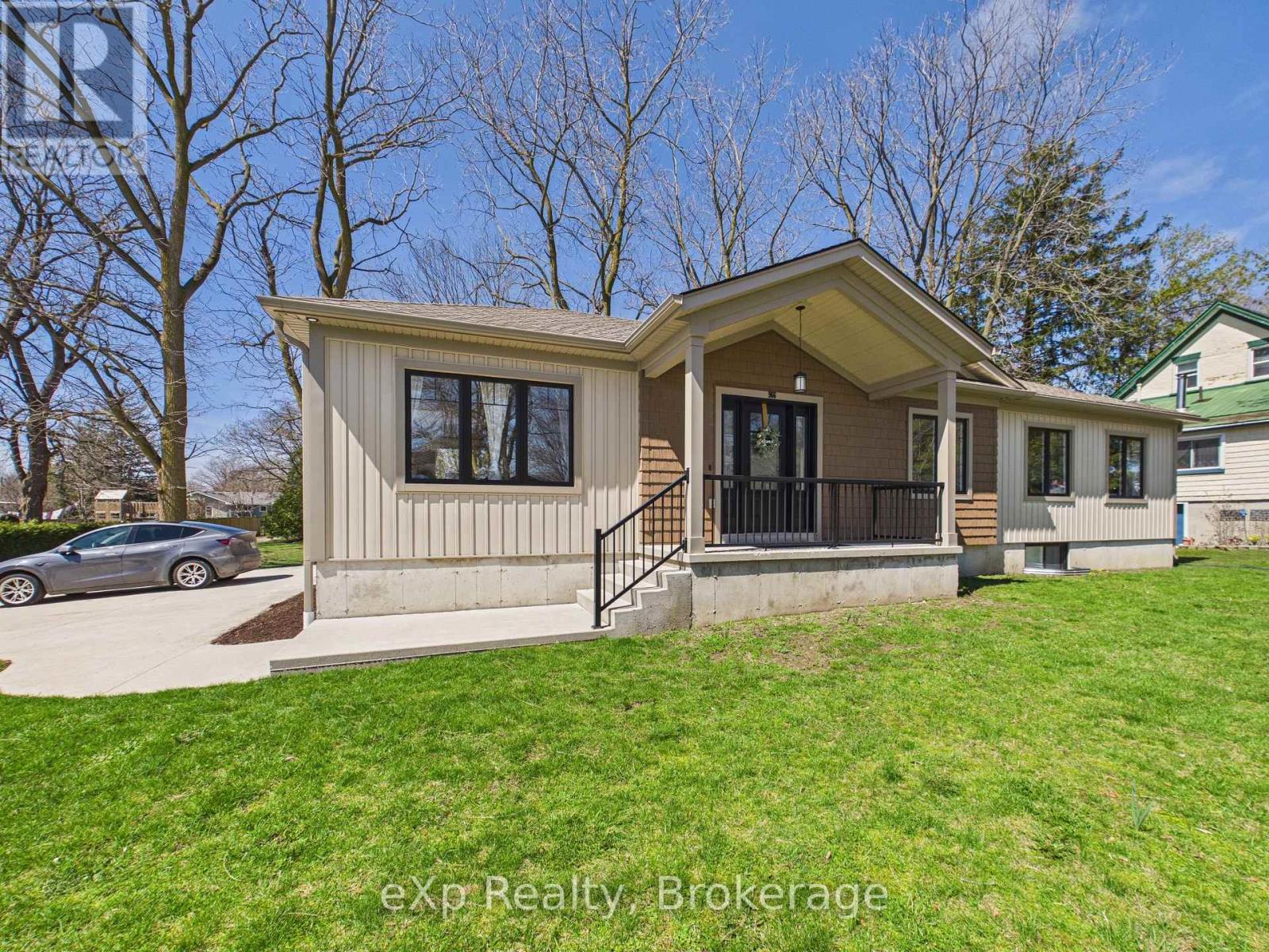 A UPPER - 966 CHARLES STREET, Kincardine, Ontario