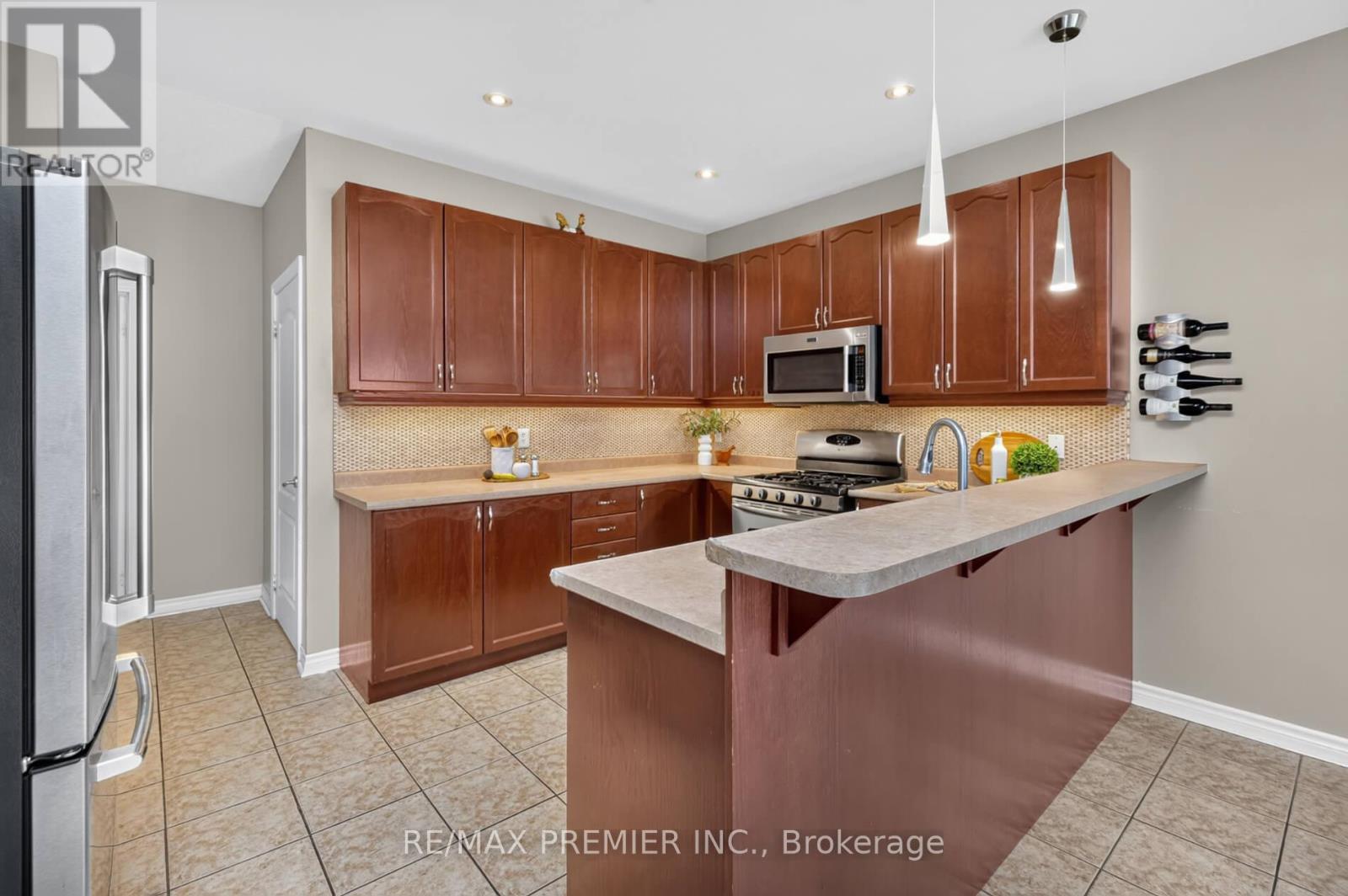 19 Timberwolf Road, Brampton, Ontario  L6P 2B4 - Photo 12 - W13749326