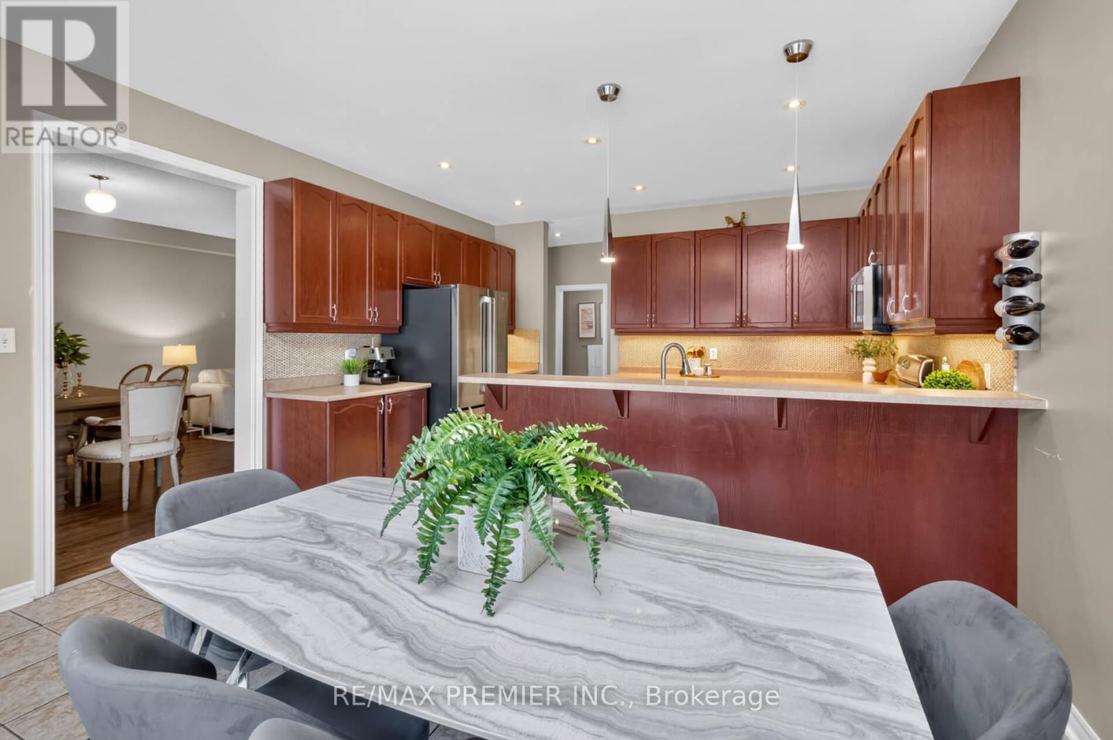 19 Timberwolf Road, Brampton, Ontario  L6P 2B4 - Photo 17 - W13749326