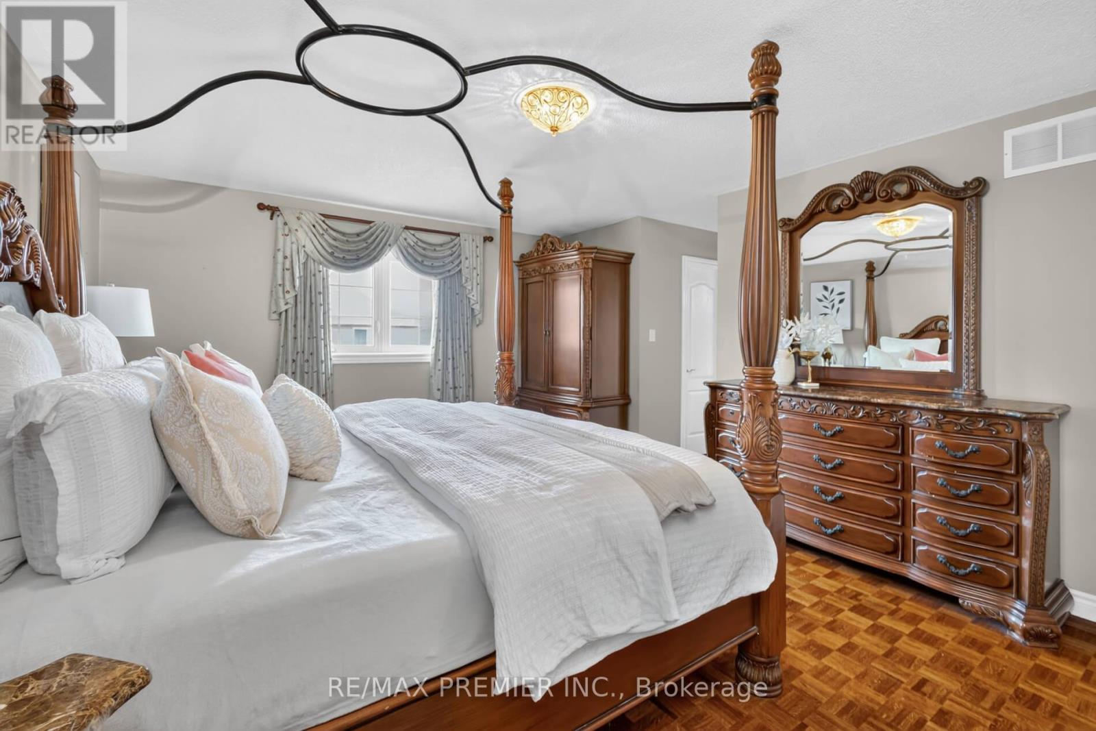 19 Timberwolf Road, Brampton, Ontario  L6P 2B4 - Photo 25 - W13749326