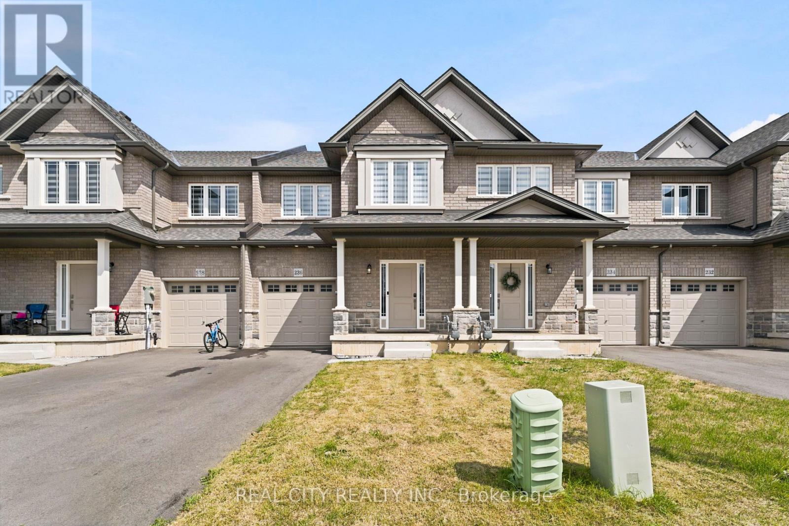 236 ROCKLEDGE DRIVE, Hamilton, Ontario