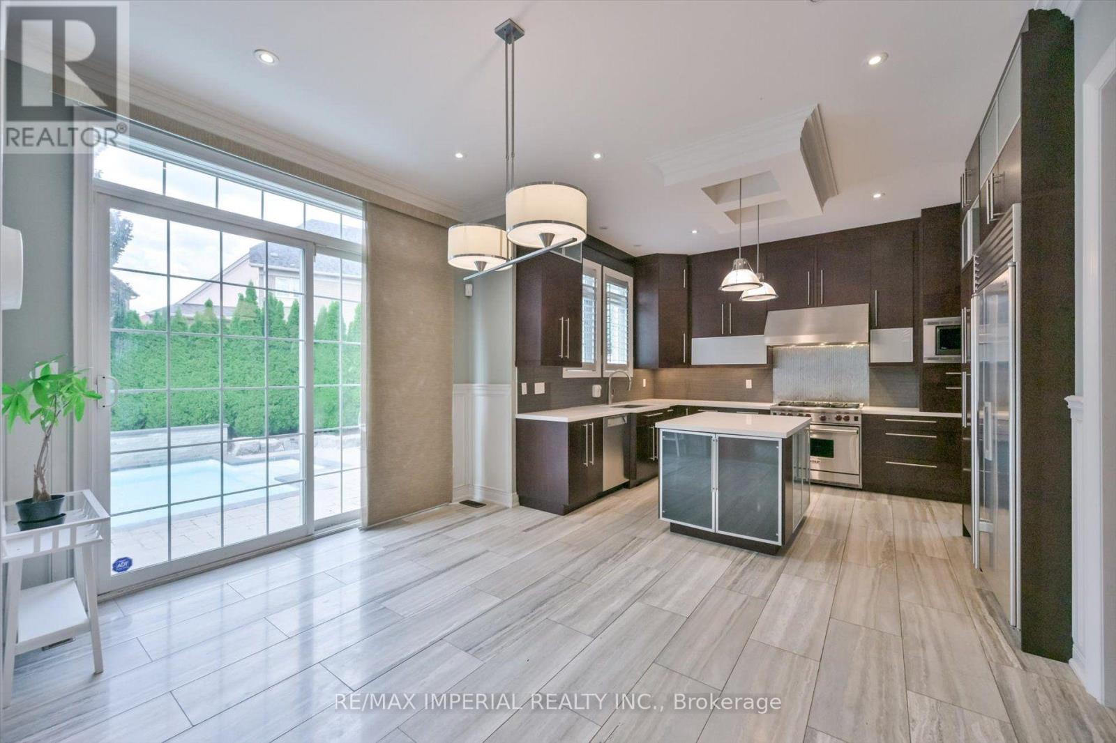 11 Candlelight Drive, Richmond Hill, Ontario  L4E 5E4 - Photo 11 - N13748088