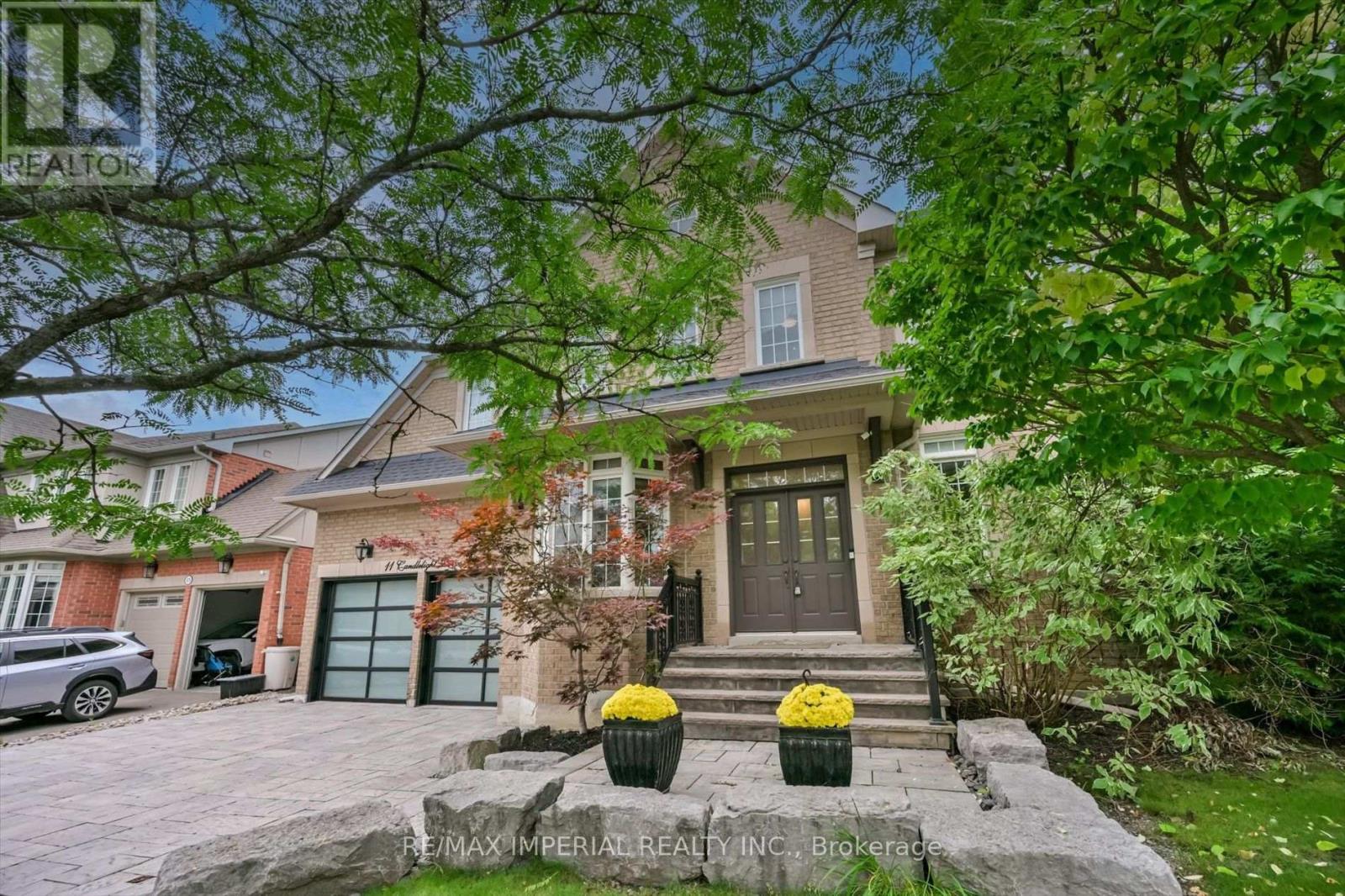 11 Candlelight Drive, Richmond Hill, Ontario  L4E 5E4 - Photo 2 - N13748088