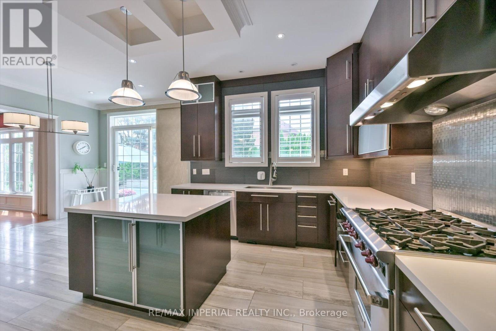 11 Candlelight Drive, Richmond Hill, Ontario  L4E 5E4 - Photo 12 - N13748088