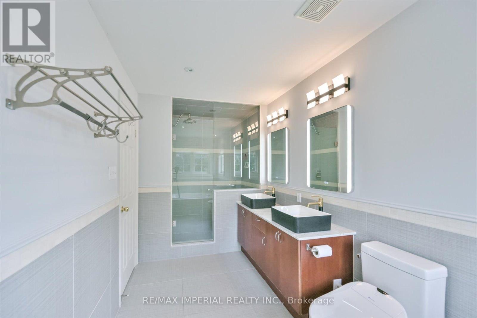 11 Candlelight Drive, Richmond Hill, Ontario  L4E 5E4 - Photo 25 - N13748088