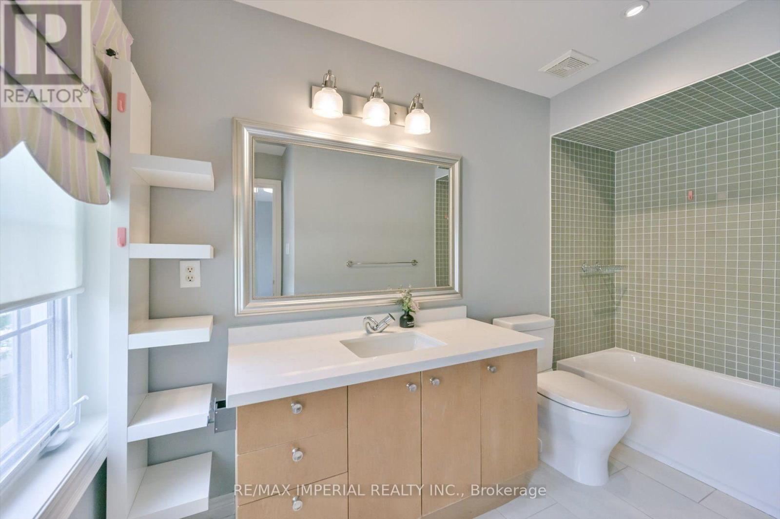 11 Candlelight Drive, Richmond Hill, Ontario  L4E 5E4 - Photo 32 - N13748088