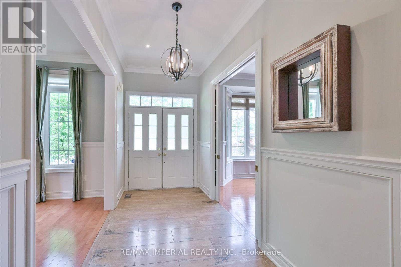 11 Candlelight Drive, Richmond Hill, Ontario  L4E 5E4 - Photo 4 - N13748088