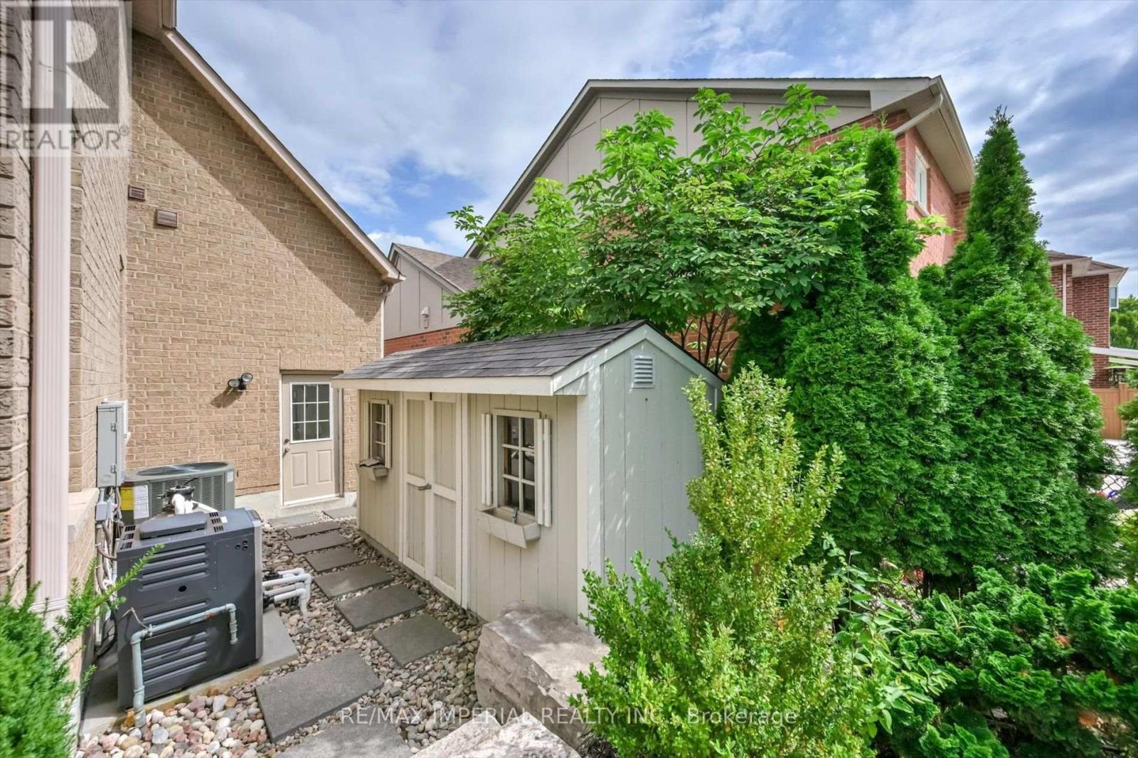 11 Candlelight Drive, Richmond Hill, Ontario  L4E 5E4 - Photo 49 - N13748088
