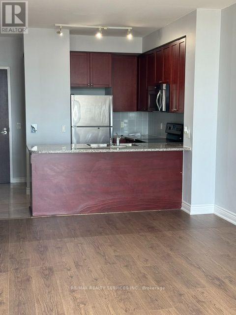 Ph09 - 339 Rathburn Road W, Mississauga, Ontario  L5B 0K6 - Photo 3 - W13749350