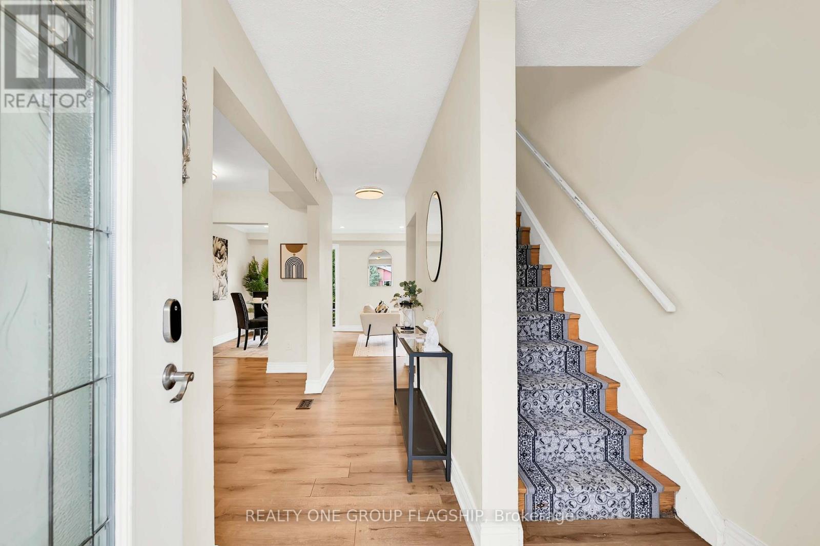 12 Azalea Court, Toronto, Ontario  M9M 1V1 - Photo 8 - W13740370
