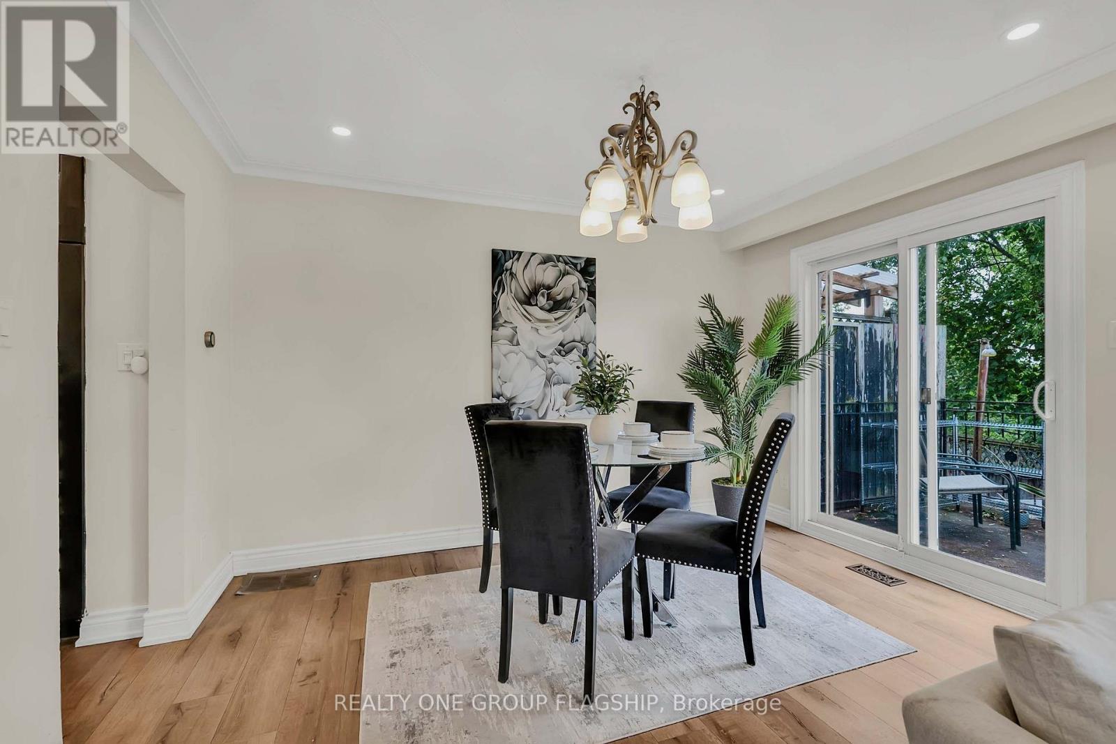 12 Azalea Court, Toronto, Ontario  M9M 1V1 - Photo 6 - W13740370