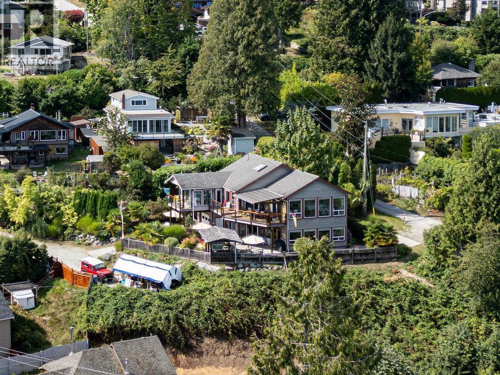491 Woodland Avenue, Gibsons, British Columbia  V0N 1V1 - Photo 38 - R3160978