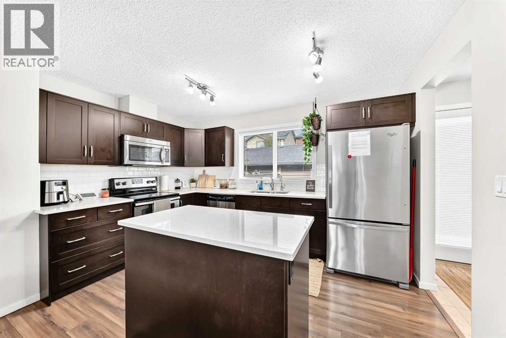 41 Sunvalley Road, Cochrane, Alberta  T4C 0H4 - Photo 5 - A2342105
