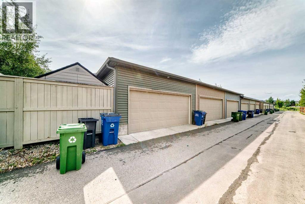 41 Sunvalley Road, Cochrane, Alberta  T4C 0H4 - Photo 43 - A2342105
