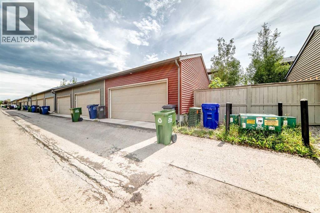 41 Sunvalley Road, Cochrane, Alberta  T4C 0H4 - Photo 44 - A2342105