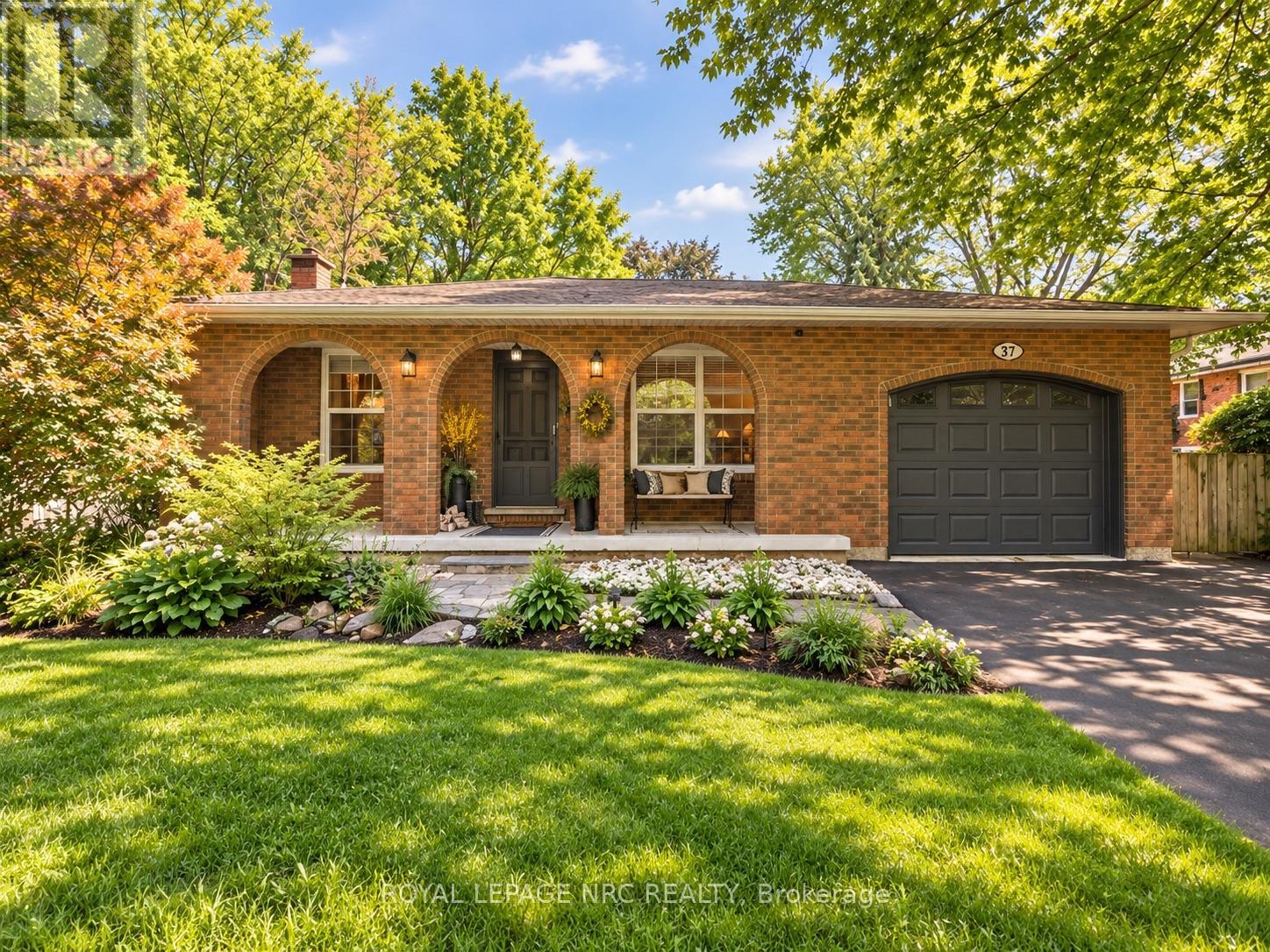 37 SPRUCESIDE CRESCENT, Pelham, Ontario
