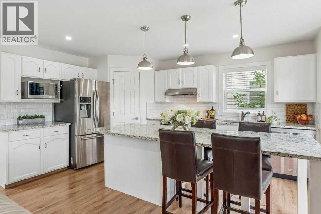 42 Douglas Glen Circle SE, Calgary, Alberta  T2Z 3T3 - Photo 9 - A2336518