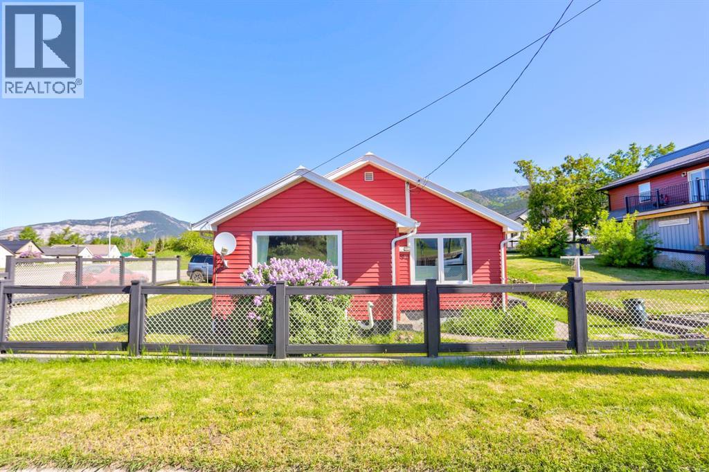 2702 216street, Bellevue, Alberta T0K 0C0 - Photo 3 - A2295017