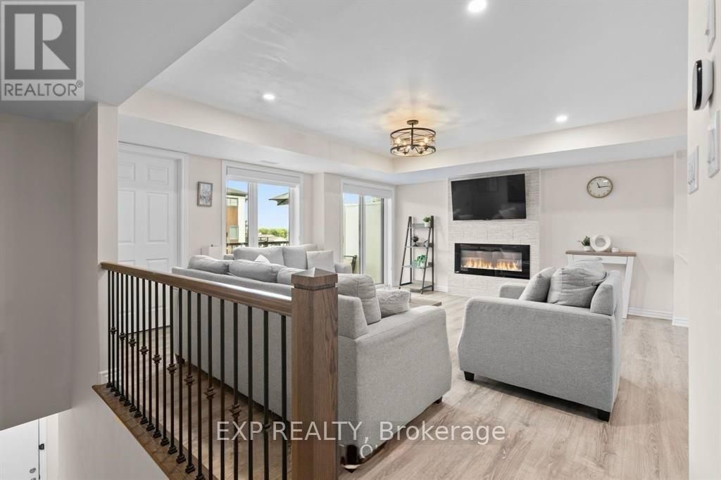 304 Lapland Private, Ottawa, Ontario  K2V 0S2 - Photo 4 - X13749394