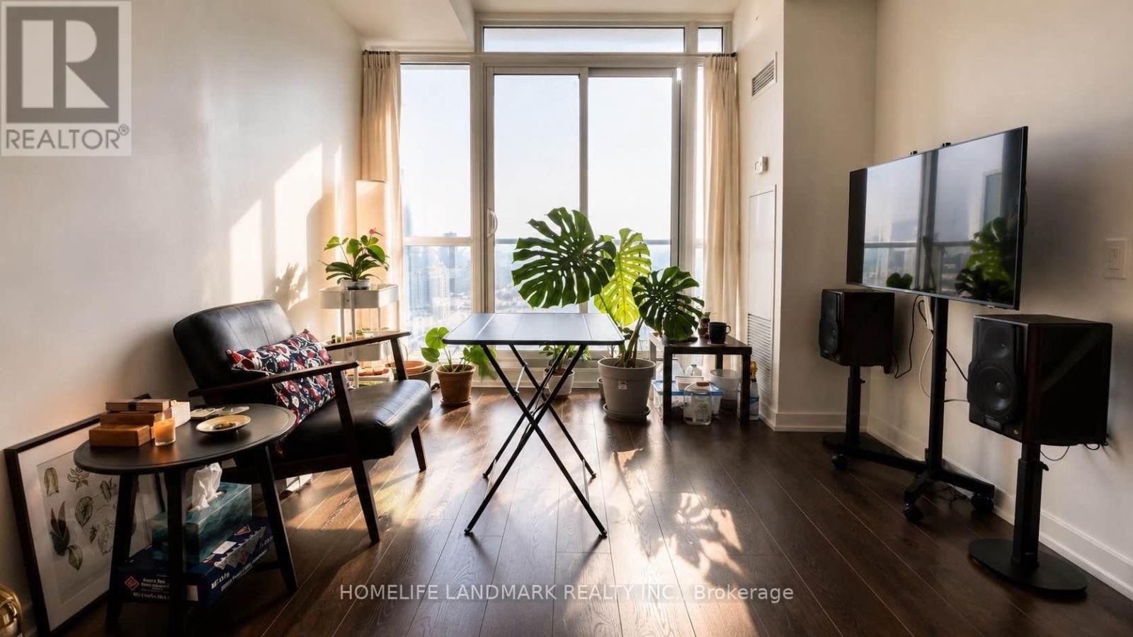 121 Mcmahon Drive, Toronto, Ontario  M2K 0C2 - Photo 3 - C13749402