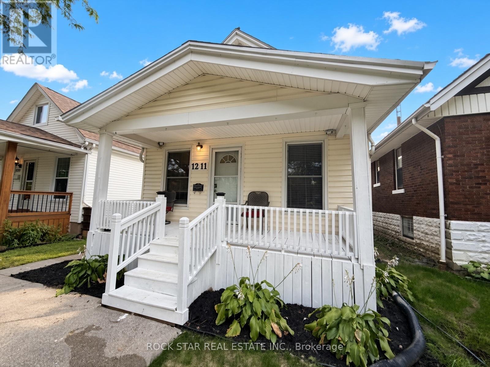 1211 Lincoln Road, Windsor, Ontario  N8Y 2H9 - Photo 2 - X13749396
