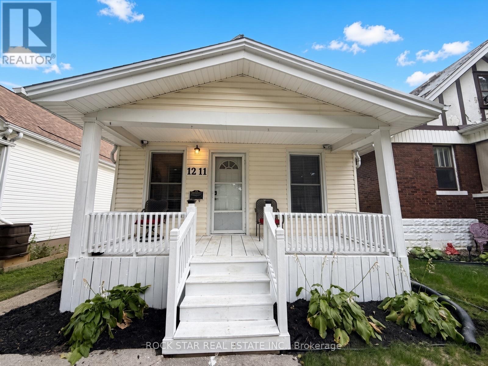 1211 Lincoln Road, Windsor, Ontario  N8Y 2H9 - Photo 3 - X13749396