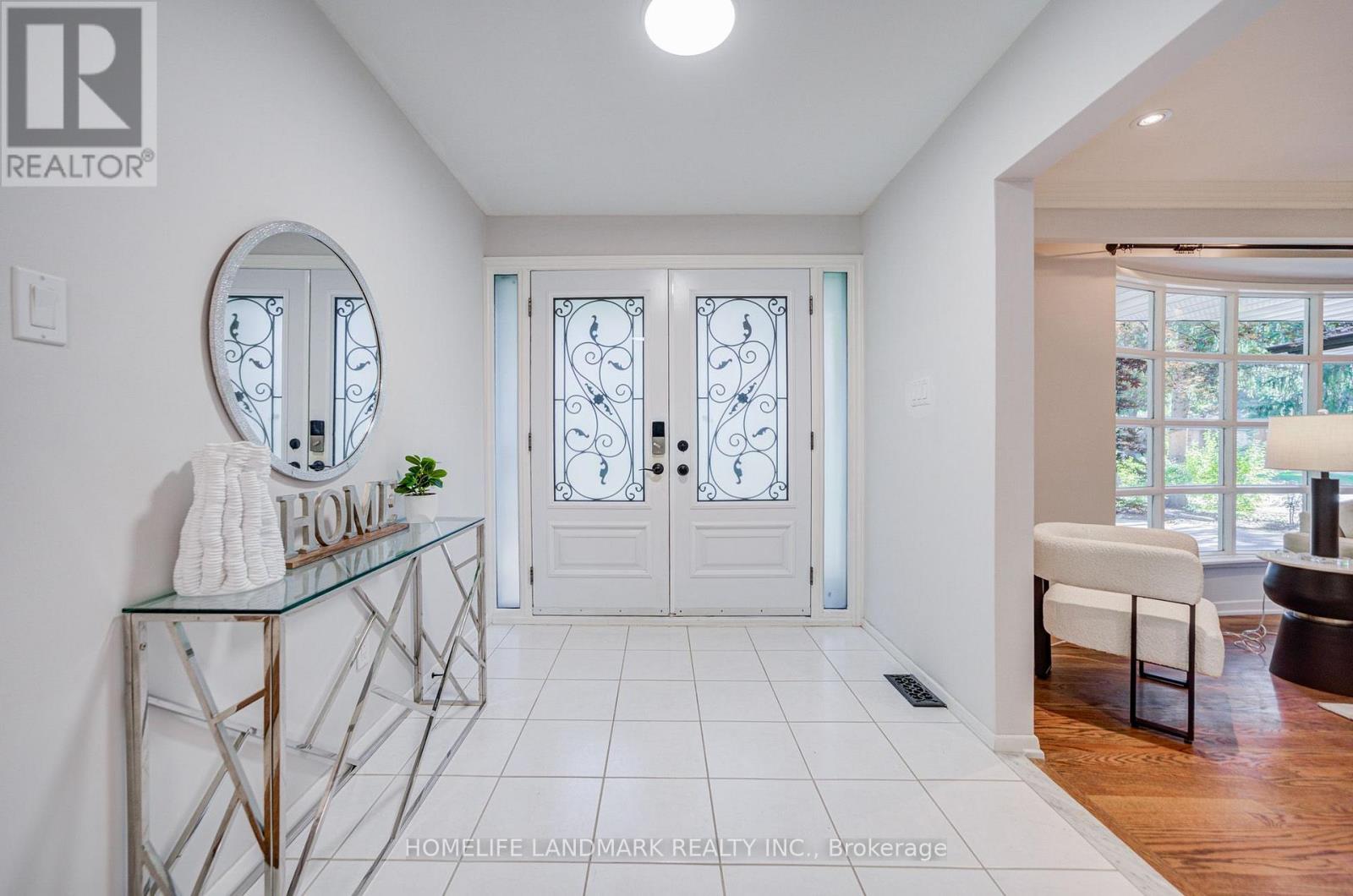 2410 Prince John Boulevard, Mississauga, Ontario  L5K 1S2 - Photo 3 - W13748602