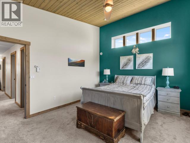 16 ISKOOT CRESCENT photo 20