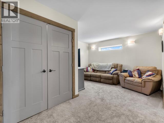 16 ISKOOT CRESCENT photo 25