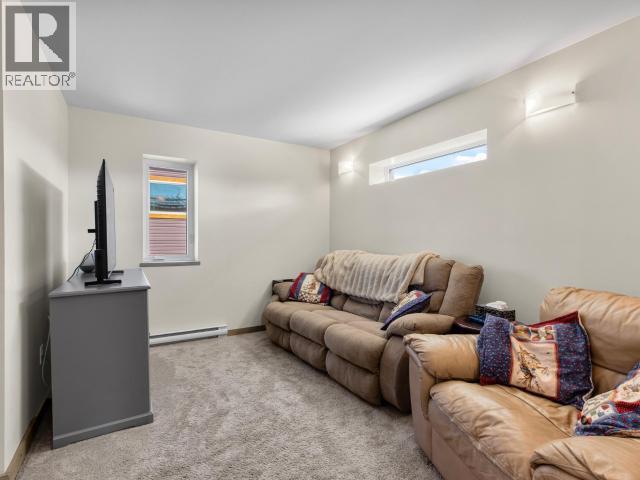 16 ISKOOT CRESCENT photo 26