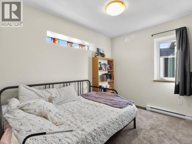 16 ISKOOT CRESCENT photo 28