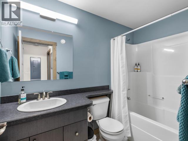 16 ISKOOT CRESCENT photo 36