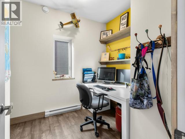 16 ISKOOT CRESCENT photo 6