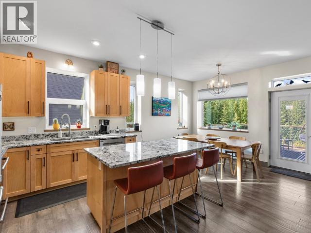 16 ISKOOT CRESCENT photo 8
