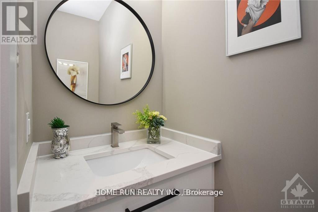 A - 314 Cyr Avenue, Ottawa, Ontario  K1L 7N7 - Photo 3 - X13749418