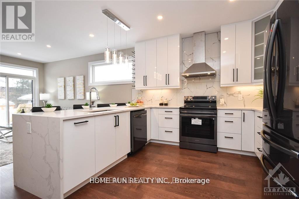 A - 314 Cyr Avenue, Ottawa, Ontario  K1L 7N7 - Photo 5 - X13749418
