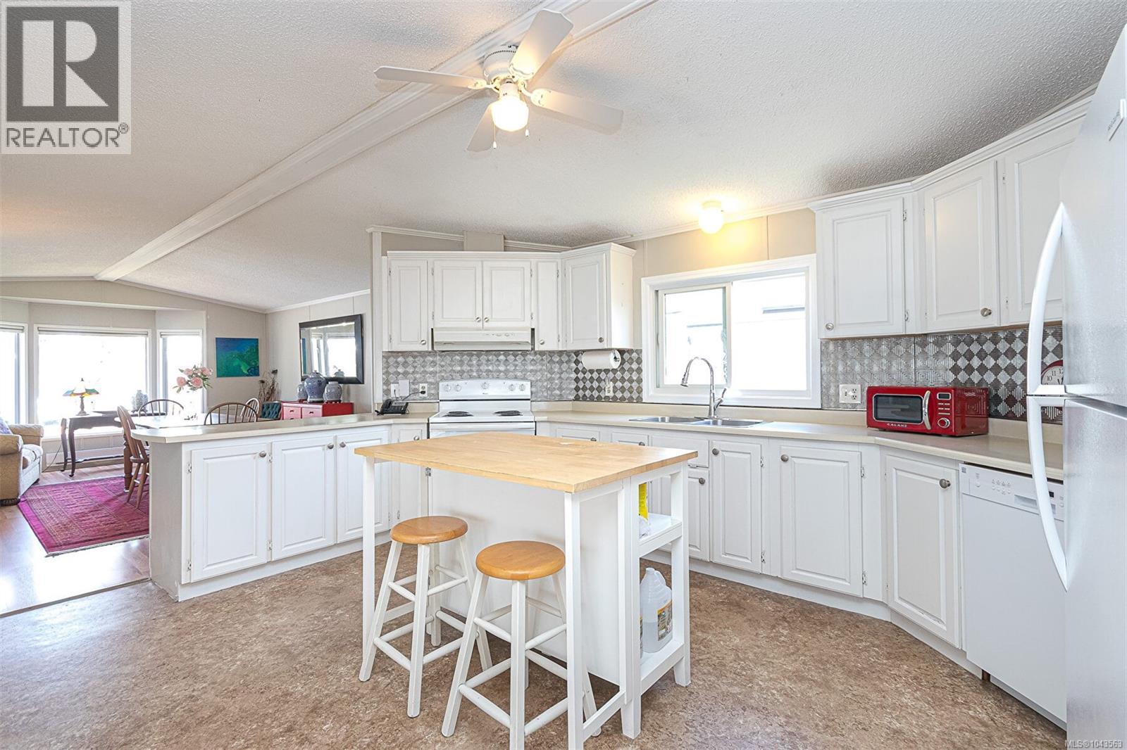 9 7583 Central Saanich Rd, Central Saanich, British Columbia  V8M 2B6 - Photo 15 - 1043563