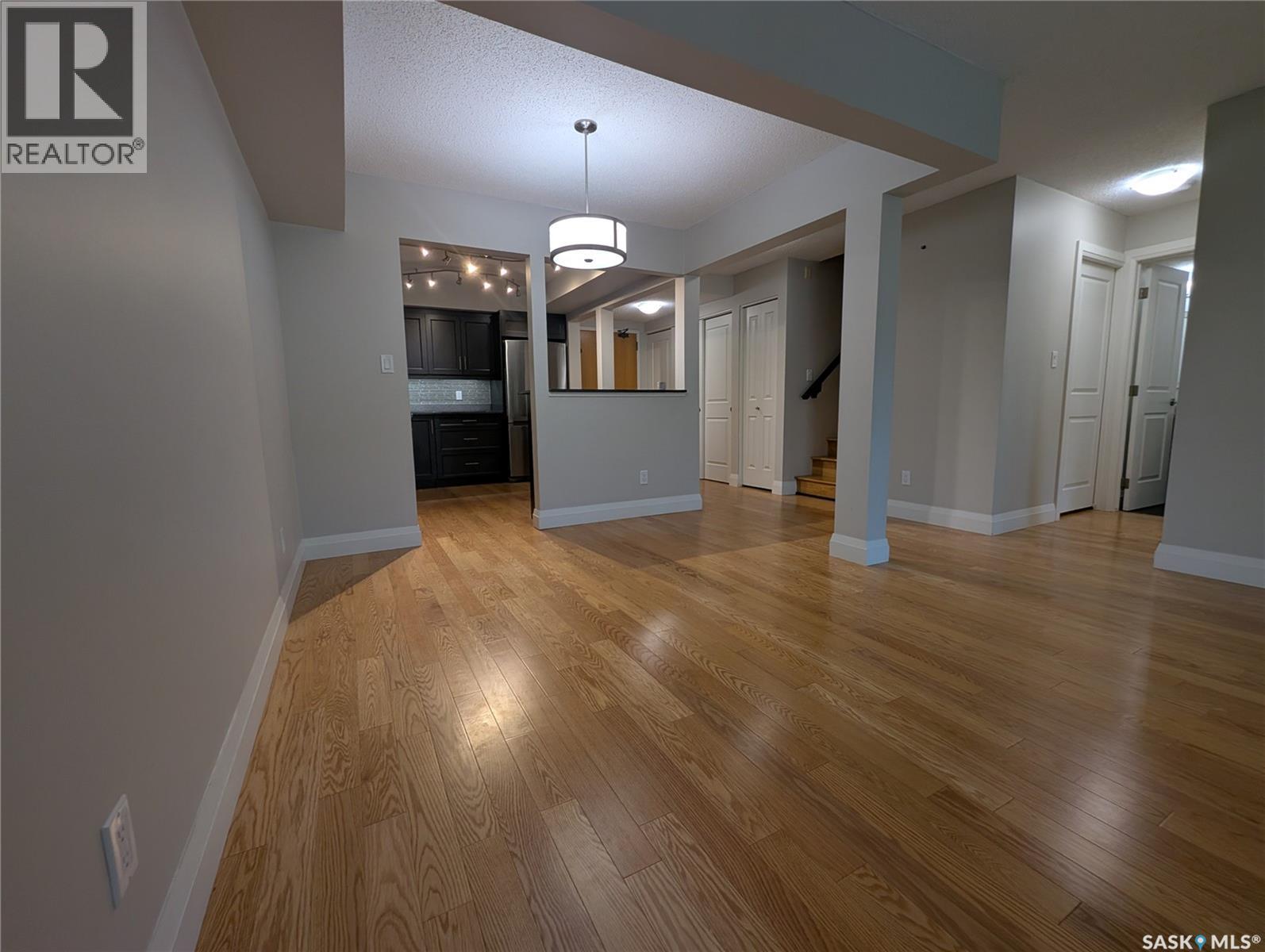 204 921 Main STREET E photo 12