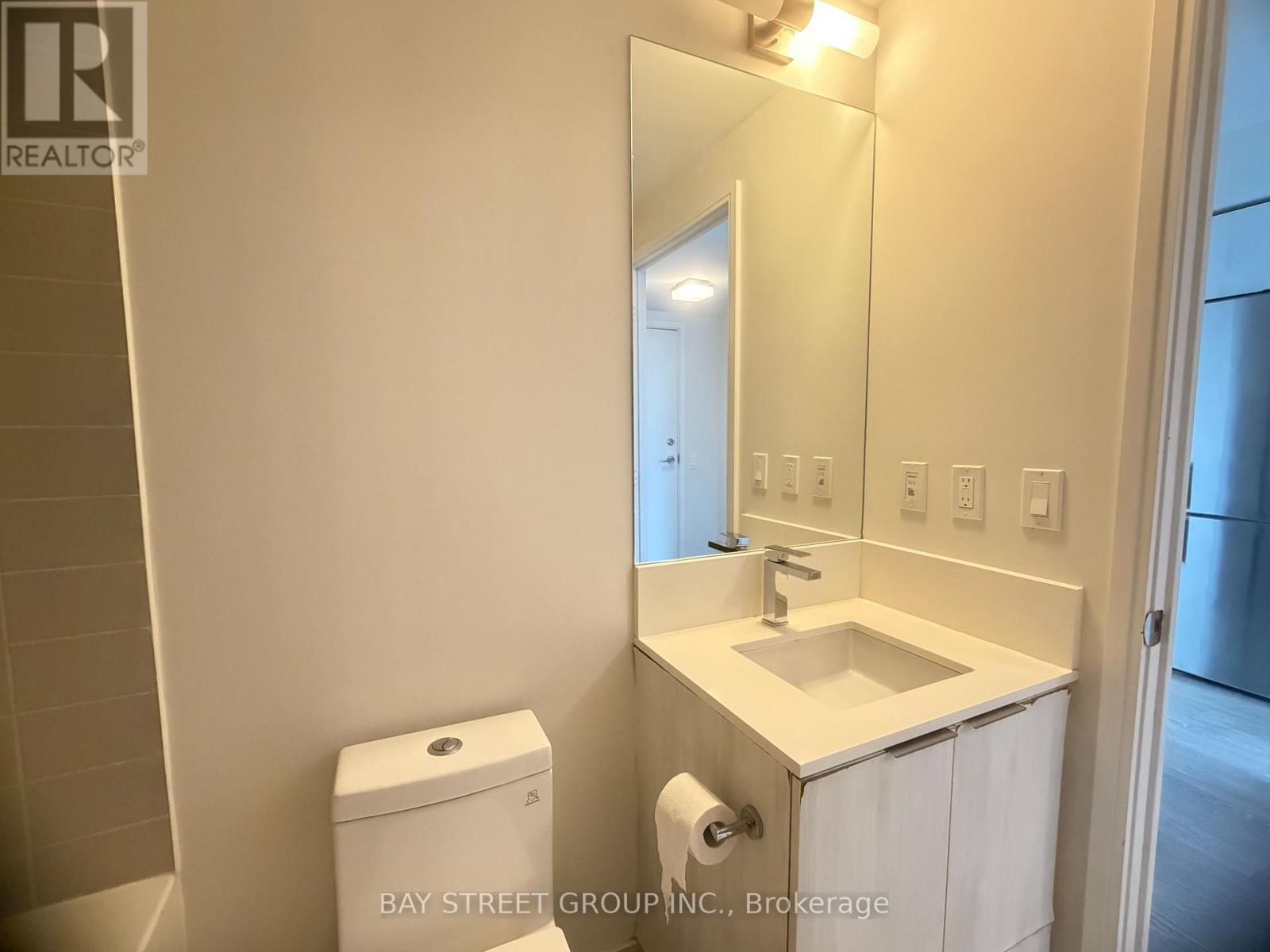 1907 - 181 Dundas Street E, Toronto, Ontario  M5A 0N5 - Photo 11 - C13749434