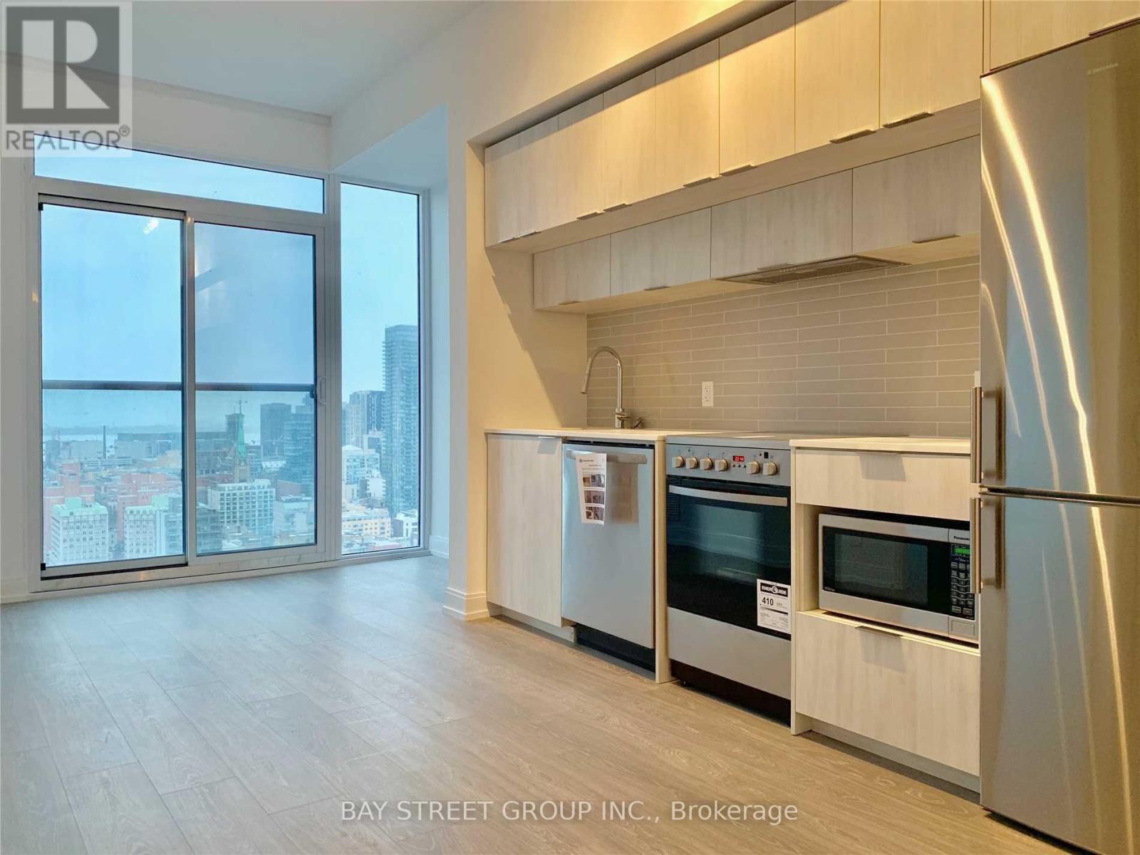 1907 - 181 Dundas Street E, Toronto, Ontario  M5A 0N5 - Photo 2 - C13749434