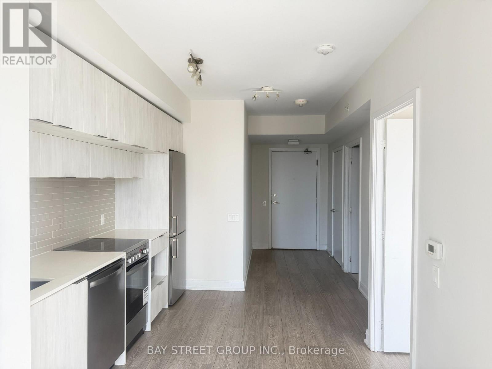 1907 - 181 Dundas Street E, Toronto, Ontario  M5A 0N5 - Photo 4 - C13749434