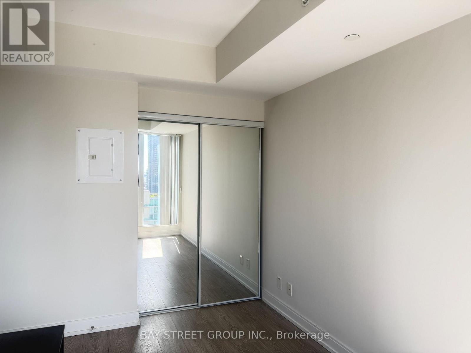 1907 - 181 Dundas Street E, Toronto, Ontario  M5A 0N5 - Photo 8 - C13749434