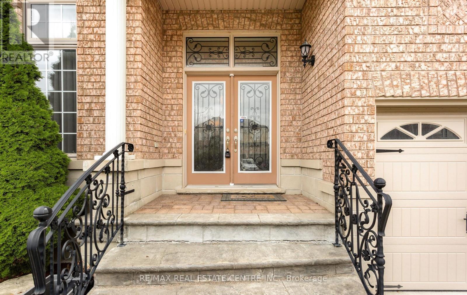 15 Concorde Drive, Brampton, Ontario  L6P 1V3 - Photo 4 - W13749420