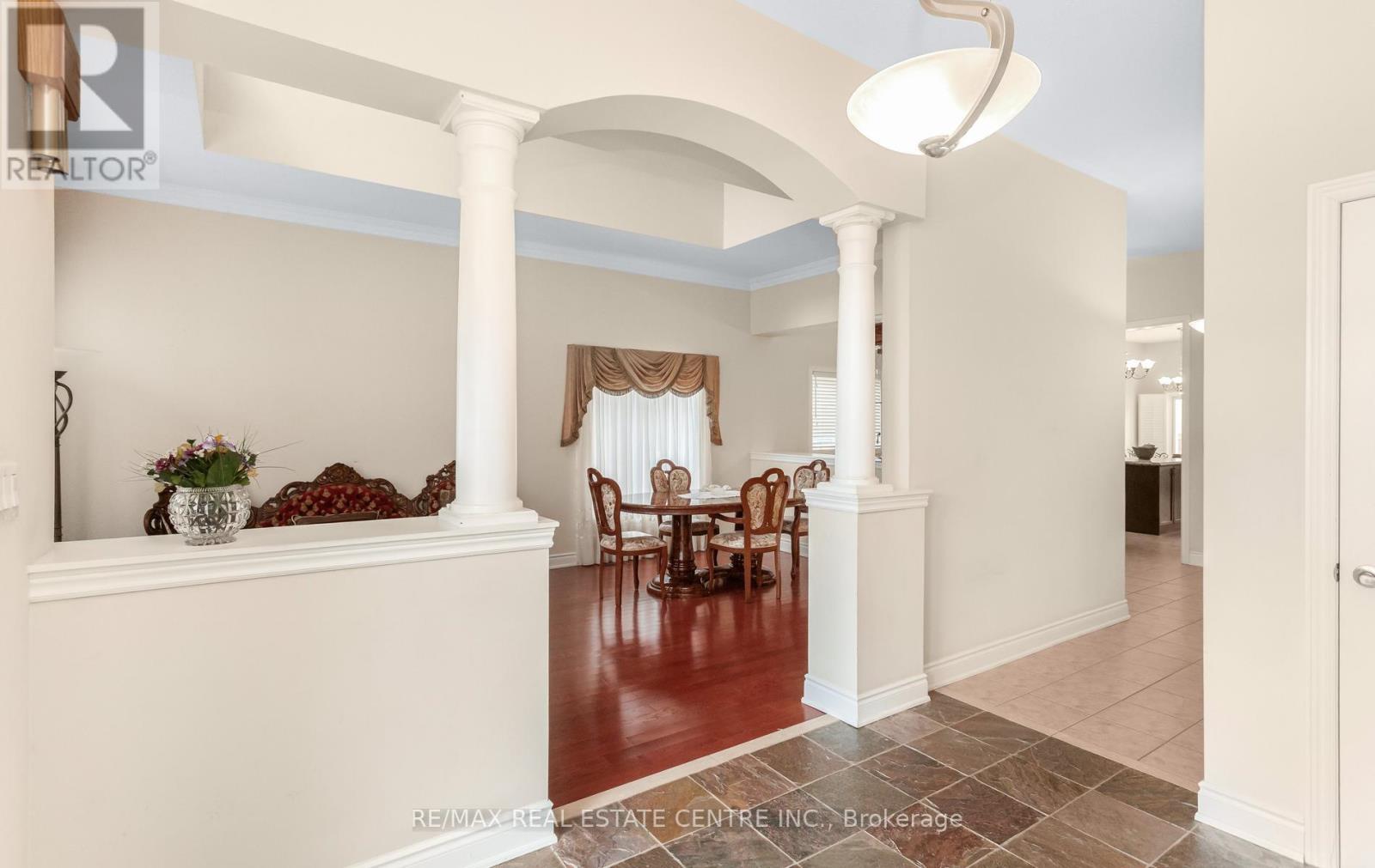 15 Concorde Drive, Brampton, Ontario  L6P 1V3 - Photo 7 - W13749420