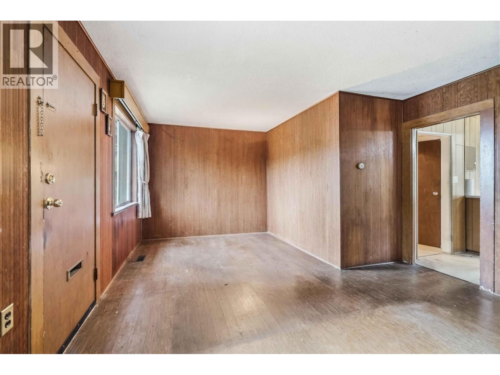 6151 Winch Street, Burnaby, British Columbia  V5B 2L4 - Photo 8 - R3160355